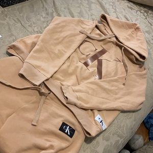 SOFTEST Calvin Klein sweatshirt